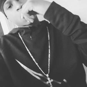 Meet your Posher, Emmanuel